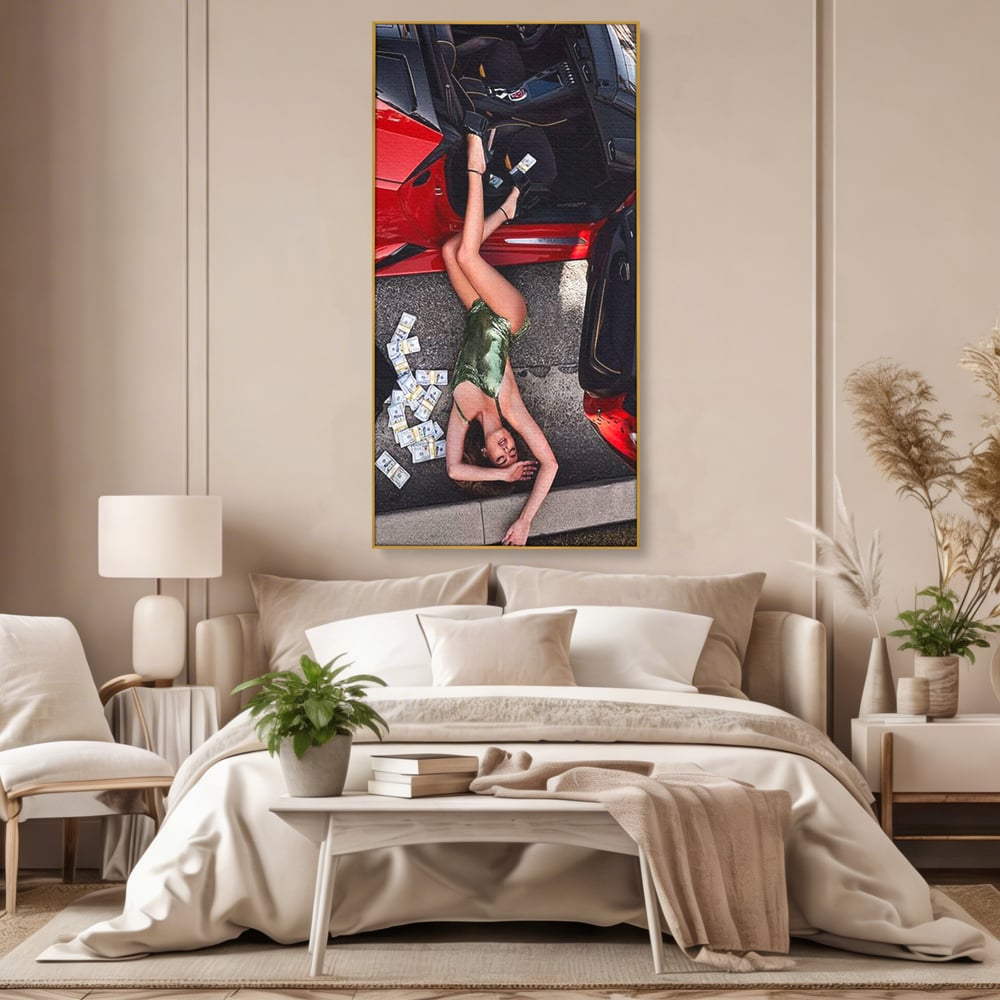 Leinwand Wandkunst Canvas Premium, LuxCanva® P1064, Falling In Temptation, Luxus, opulent, sexy, Banknoten, Auto, Frau, Geld, Verführung, Schlafzimmer, Wohnzimmer