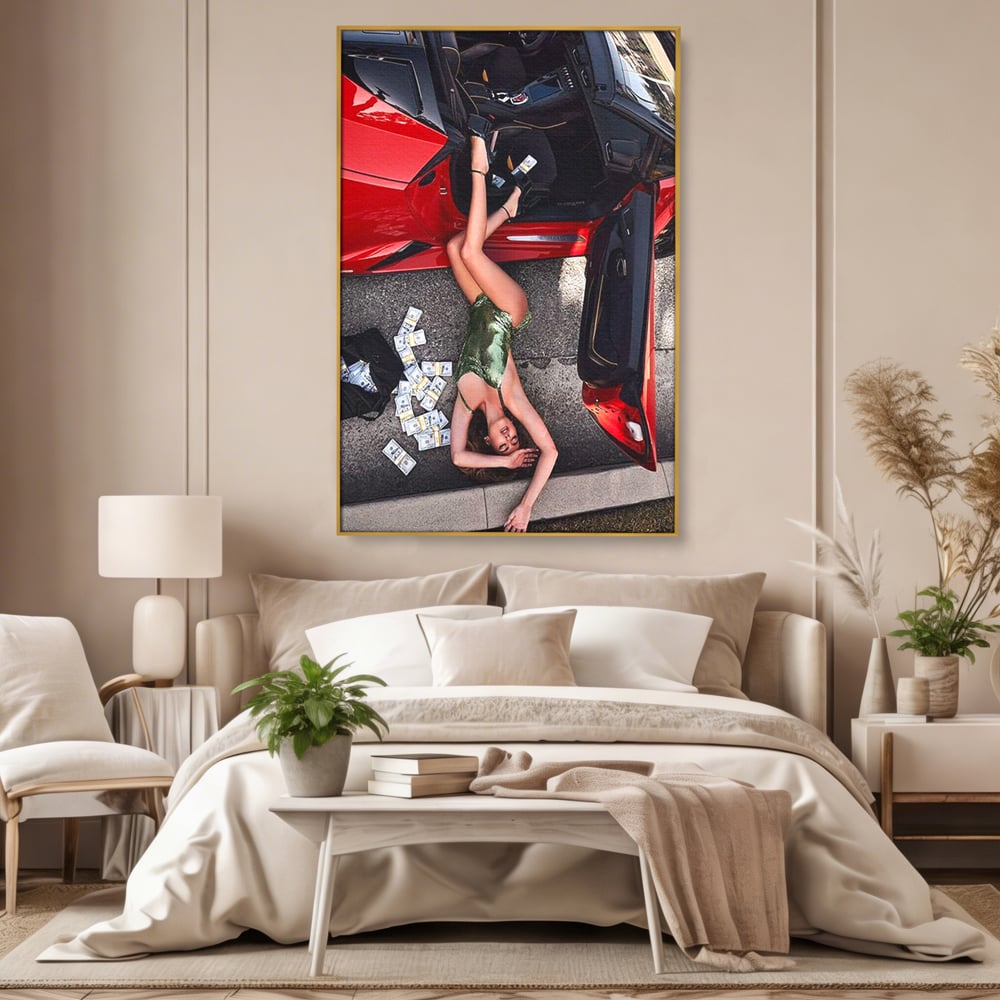 Leinwand Wandkunst Canvas Premium, LuxCanva® P1064, Falling In Temptation, Luxus, opulent, sexy, Banknoten, Auto, Frau, Geld, Verführung, Schlafzimmer, Wohnzimmer