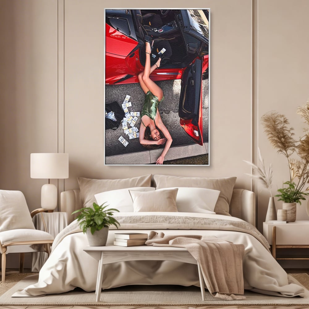 Leinwand Wandkunst Canvas Premium, LuxCanva® P1064, Falling In Temptation, Luxus, opulent, sexy, Banknoten, Auto, Frau, Geld, Verführung, Schlafzimmer, Wohnzimmer