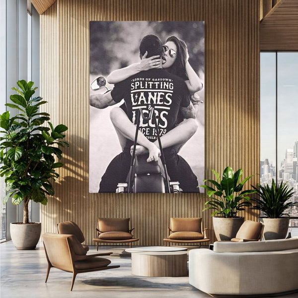 Tablou Canvas Premium, LuxCanva® P1067, Indragostiti pe Asfalt, Calatorie, Aventura, Cuplu, Pasiune, Viteza, Provocator, Dormitor, Living