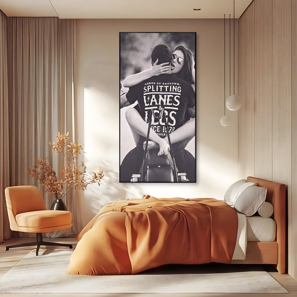 Tablou Canvas Premium, LuxCanva® P1067, Indragostiti pe Asfalt, Calatorie, Aventura, Cuplu, Pasiune, Viteza, Provocator, Dormitor, Living