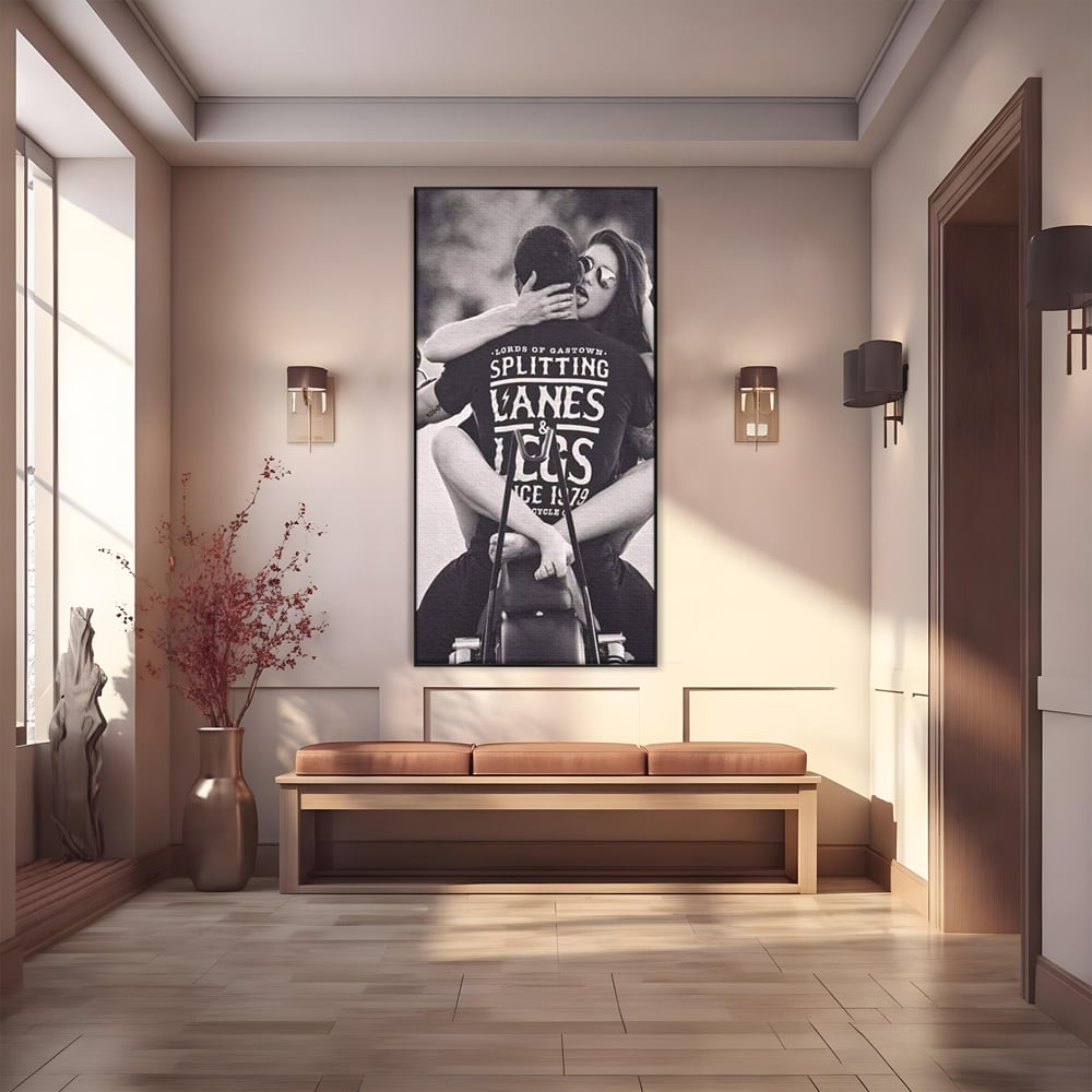 Tablou Canvas Premium, LuxCanva® P1067, Indragostiti pe Asfalt, Calatorie, Aventura, Cuplu, Pasiune, Viteza, Provocator, Dormitor, Living
