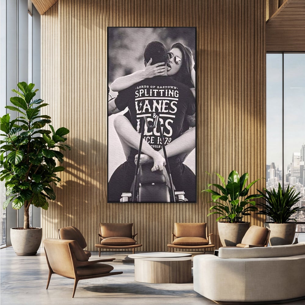 Tablou Canvas Premium, LuxCanva® P1067, Indragostiti pe Asfalt, Calatorie, Aventura, Cuplu, Pasiune, Viteza, Provocator, Dormitor, Living