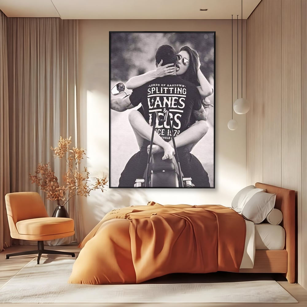 Tablou Canvas Premium, LuxCanva® P1067, Indragostiti pe Asfalt, Calatorie, Aventura, Cuplu, Pasiune, Viteza, Provocator, Dormitor, Living