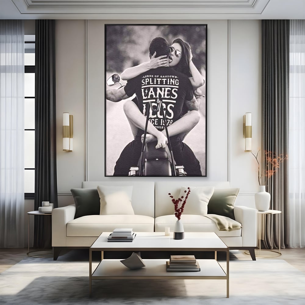 Tablou Canvas Premium, LuxCanva® P1067, Indragostiti pe Asfalt, Calatorie, Aventura, Cuplu, Pasiune, Viteza, Provocator, Dormitor, Living