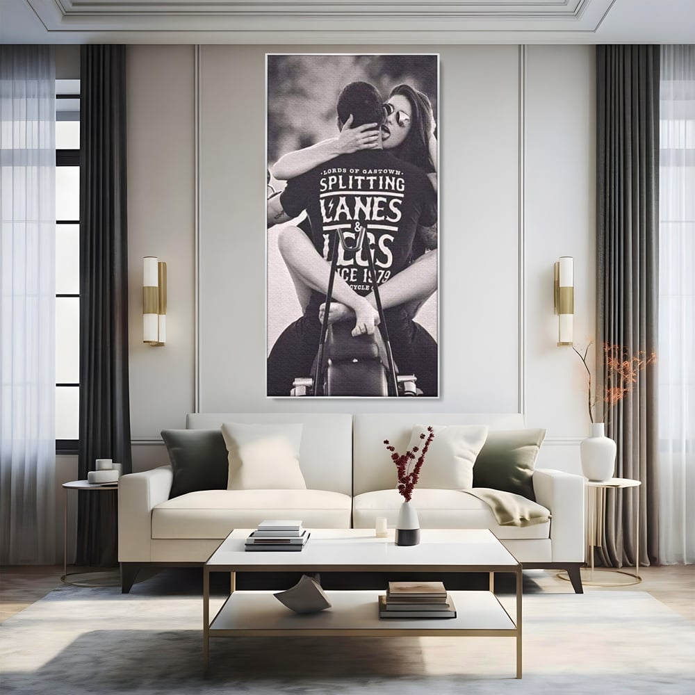 Tablou Canvas Premium, LuxCanva® P1067, Indragostiti pe Asfalt, Calatorie, Aventura, Cuplu, Pasiune, Viteza, Provocator, Dormitor, Living