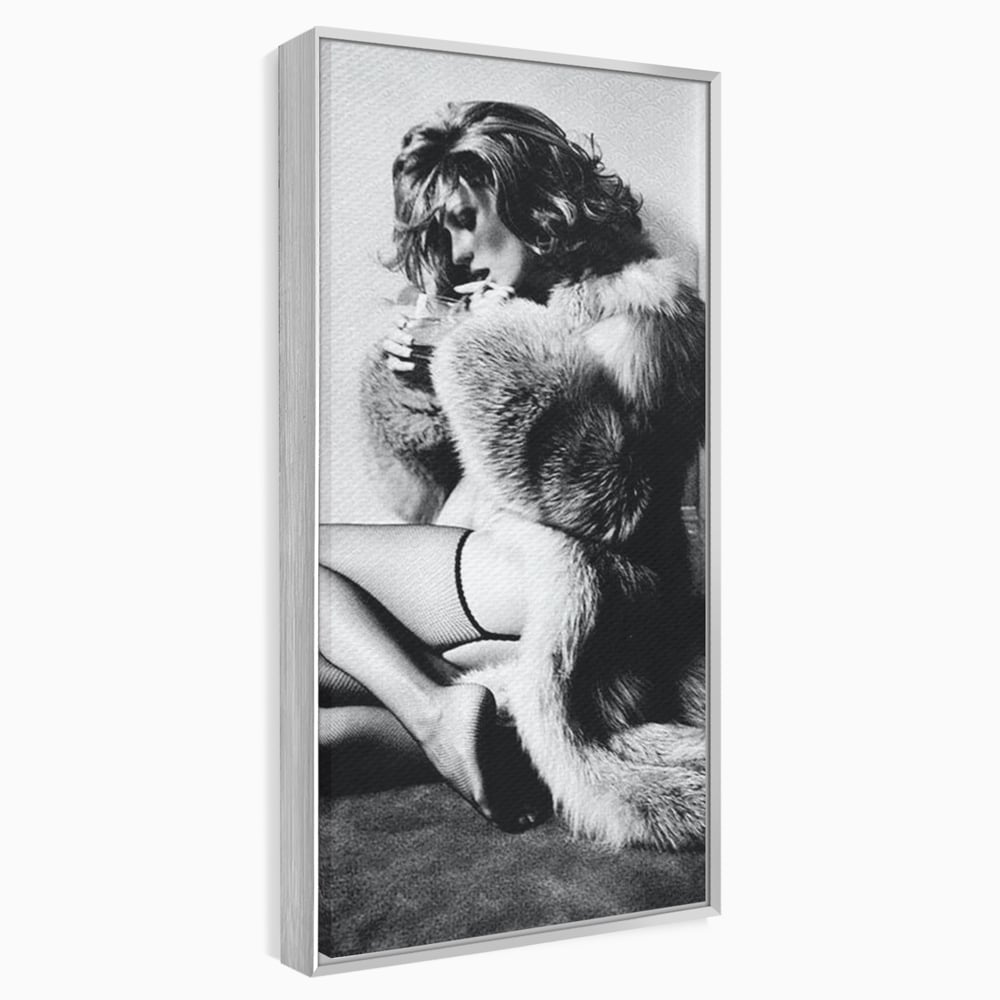 Tablou Canvas Premium, LuxCanva® P1069, Seductie intr-o Noapte Rece, Vintage, Dresuri, Blanuri, Chic, Femeie, Senzualitate, Sexy, Dormitor, Living