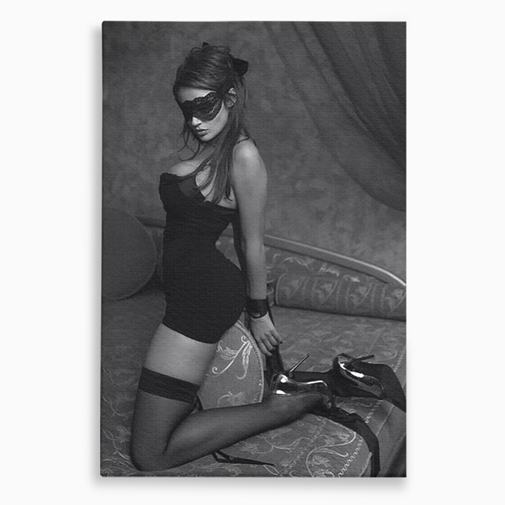 Tablou Canvas Premium, LuxCanva® P1070, Prizoniera Noptii, Tocuri, Femeie, Boudoir, Alb, Negru, Masca, Sexy, Seductie, Intimitate, Dormitor, Living