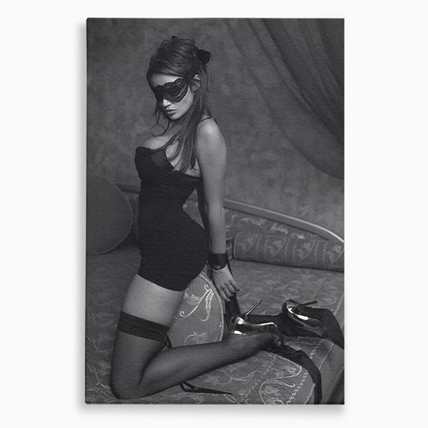 Tablou Canvas Premium, LuxCanva® P1070, Prizoniera Noptii, Tocuri, Femeie, Boudoir, Alb, Negru, Masca, Sexy, Seductie, Intimitate, Dormitor, Living
