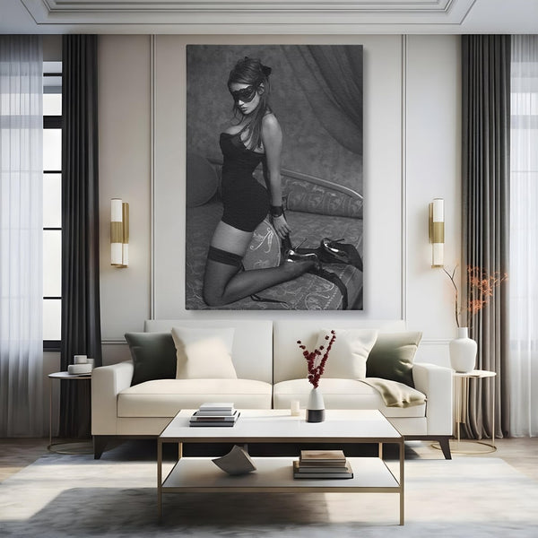 Tablou Canvas Premium, LuxCanva® P1070, Prizoniera Noptii, Tocuri, Femeie, Boudoir, Alb, Negru, Masca, Sexy, Seductie, Intimitate, Dormitor, Living