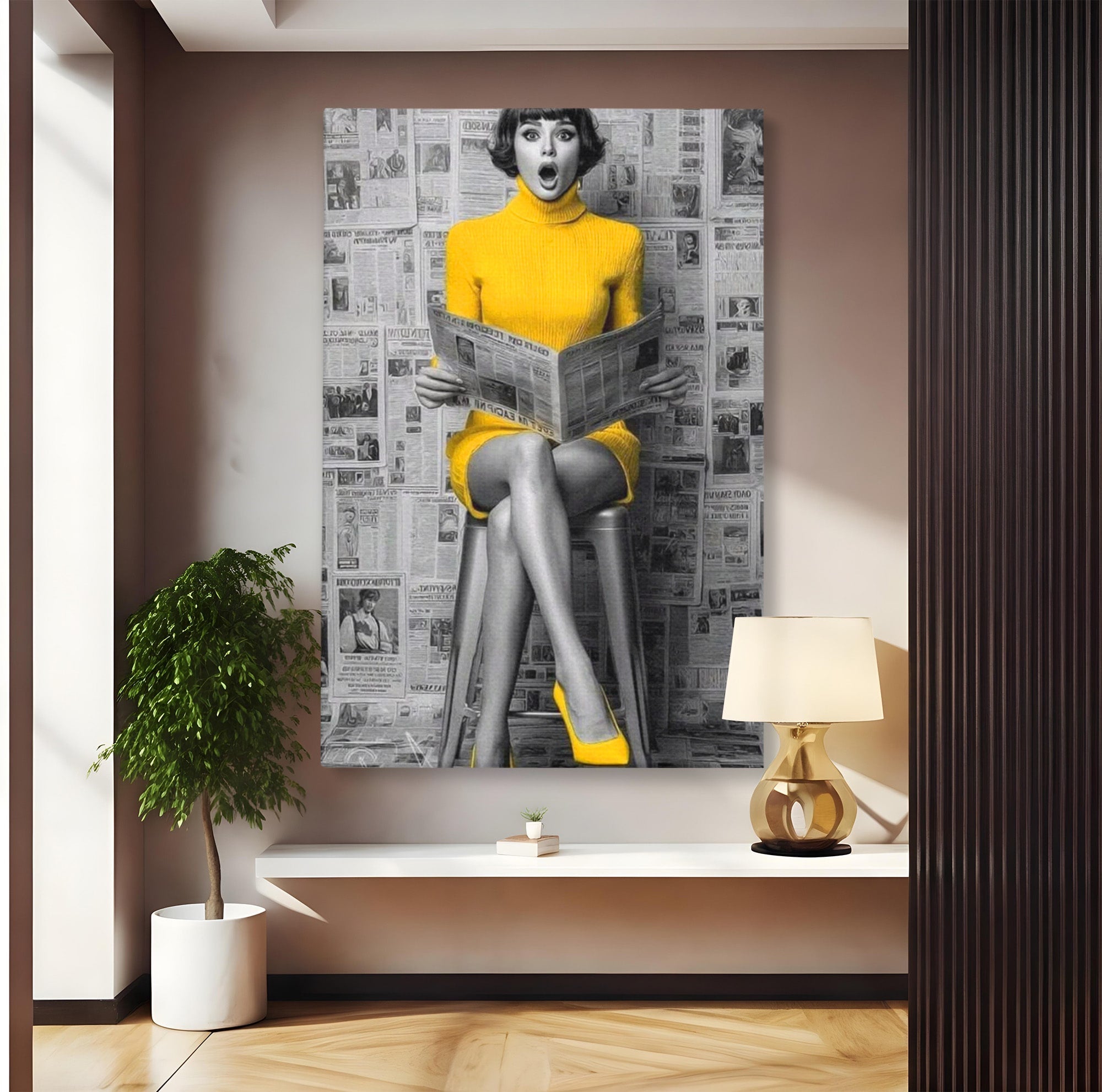 Tablou Canvas Premium LuxCanva® PI1280, Femeie Citind Ziarul, Galben, Scaun, Moda, Retro, Living, Culori Vibrante