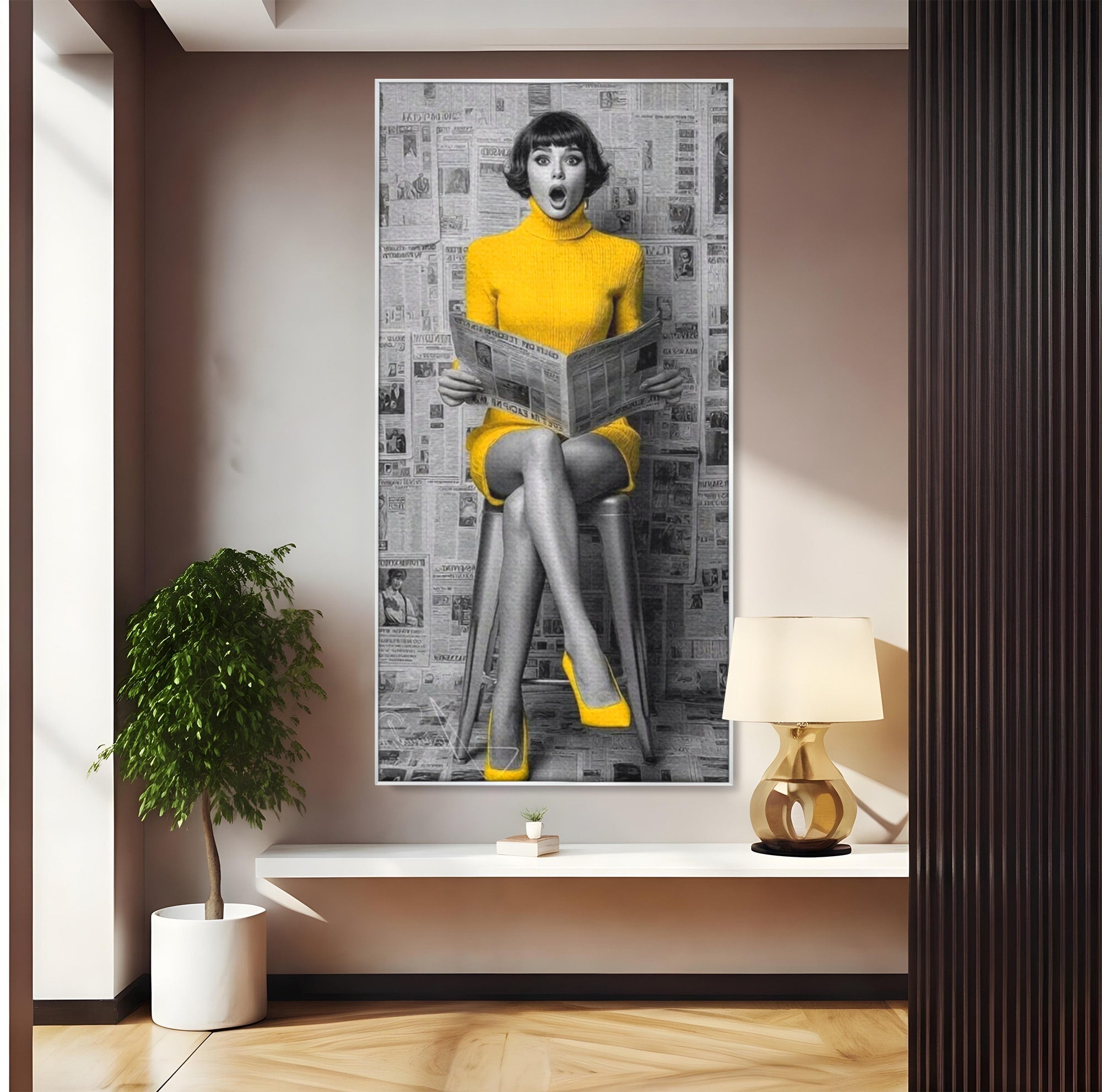 Tablou Canvas Premium LuxCanva® PI1280, Femeie Citind Ziarul, Galben, Scaun, Moda, Retro, Living, Culori Vibrante