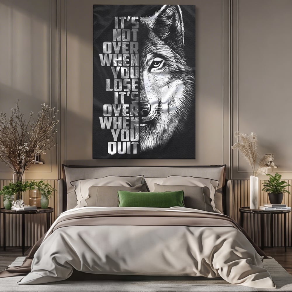 Tablou Canvas Premium, LuxCanva® Q1009, Lupta Continua,  Lup, Supravietuire, Instinct, Loialitate, Spirit, Salbatic, Portret, Alb, Negru, Privire, Chip, Sportivi, Vointa, Motivatie, Birou, Dormitor