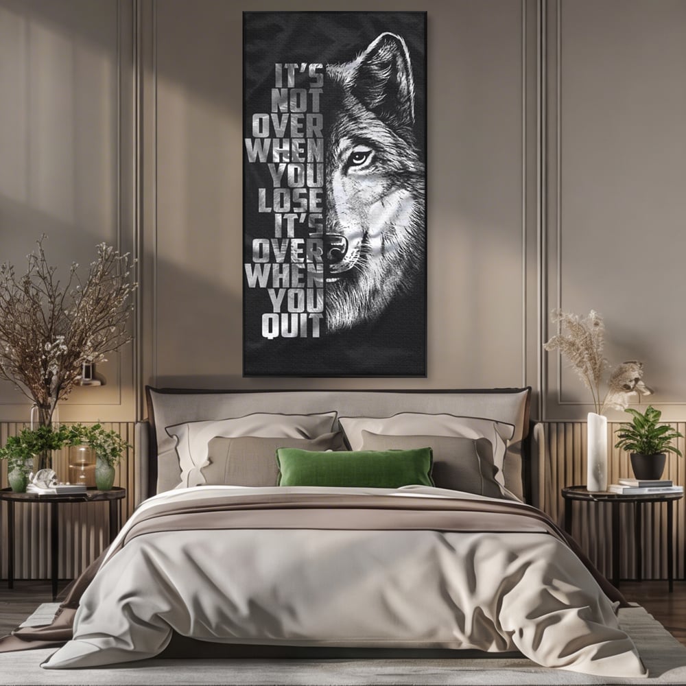 Tablou Canvas Premium, LuxCanva® Q1009, Lupta Continua,  Lup, Supravietuire, Instinct, Loialitate, Spirit, Salbatic, Portret, Alb, Negru, Privire, Chip, Sportivi, Vointa, Motivatie, Birou, Dormitor