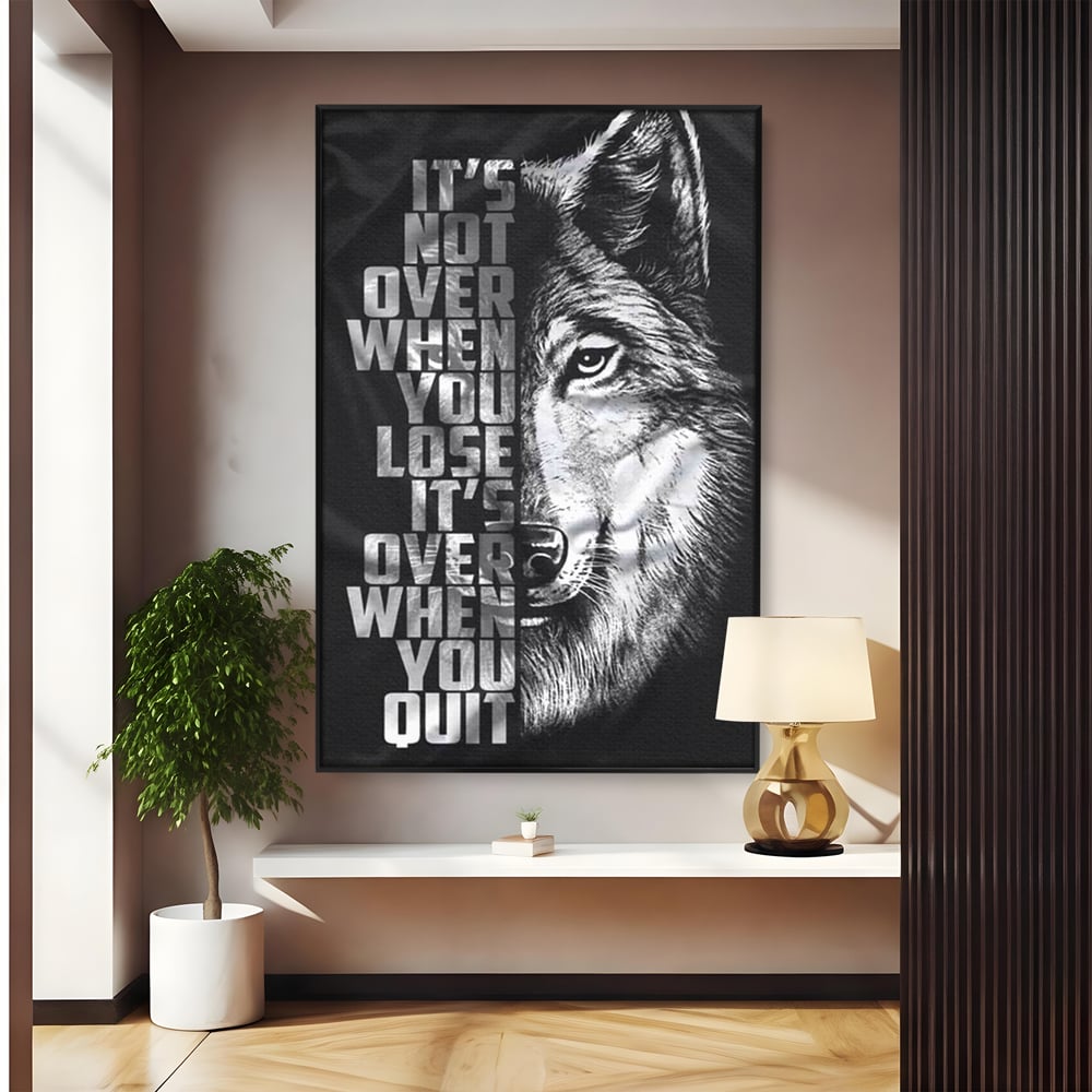 Tablou Canvas Premium, LuxCanva® Q1009, Lupta Continua,  Lup, Supravietuire, Instinct, Loialitate, Spirit, Salbatic, Portret, Alb, Negru, Privire, Chip, Sportivi, Vointa, Motivatie, Birou, Dormitor