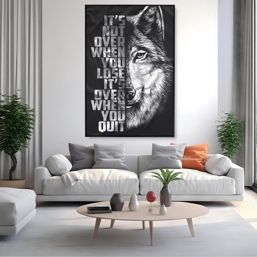 Tablou Canvas Premium, LuxCanva® Q1009, Lupta Continua,  Lup, Supravietuire, Instinct, Loialitate, Spirit, Salbatic, Portret, Alb, Negru, Privire, Chip, Sportivi, Vointa, Motivatie, Birou, Dormitor