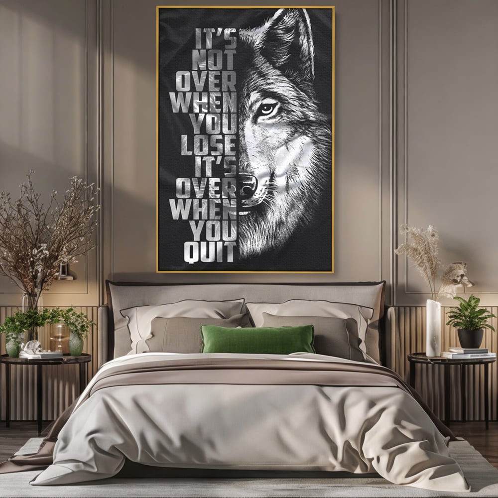 Tablou Canvas Premium, LuxCanva® Q1009, Lupta Continua,  Lup, Supravietuire, Instinct, Loialitate, Spirit, Salbatic, Portret, Alb, Negru, Privire, Chip, Sportivi, Vointa, Motivatie, Birou, Dormitor