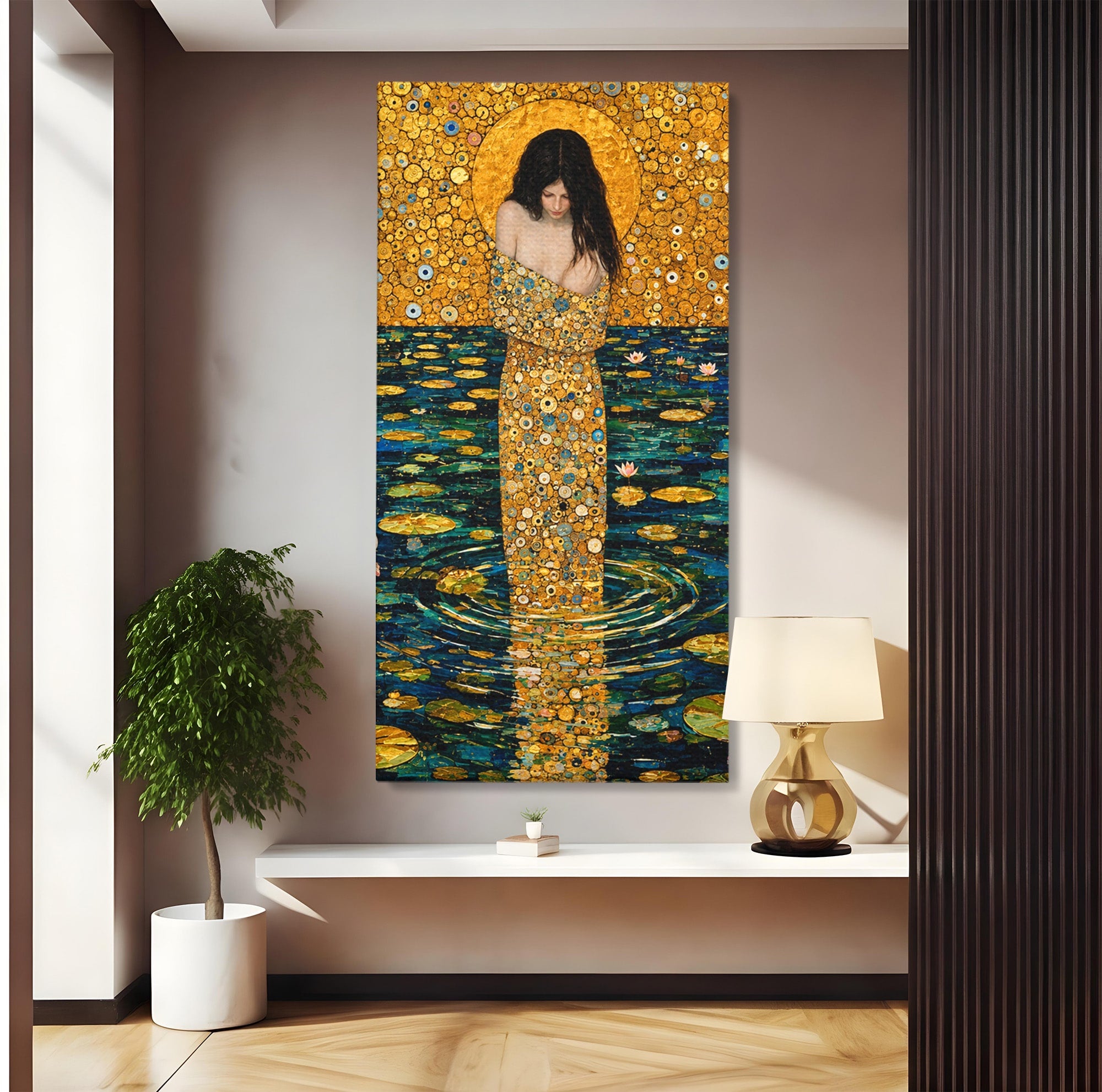 Tablou Canvas Premium LuxCanva® U1044, Femeie In Apele Aurite, Aur, Floare De Lotus, Meditatie, Femeie, Apa, Living, Dormitor, Culori Vibrante