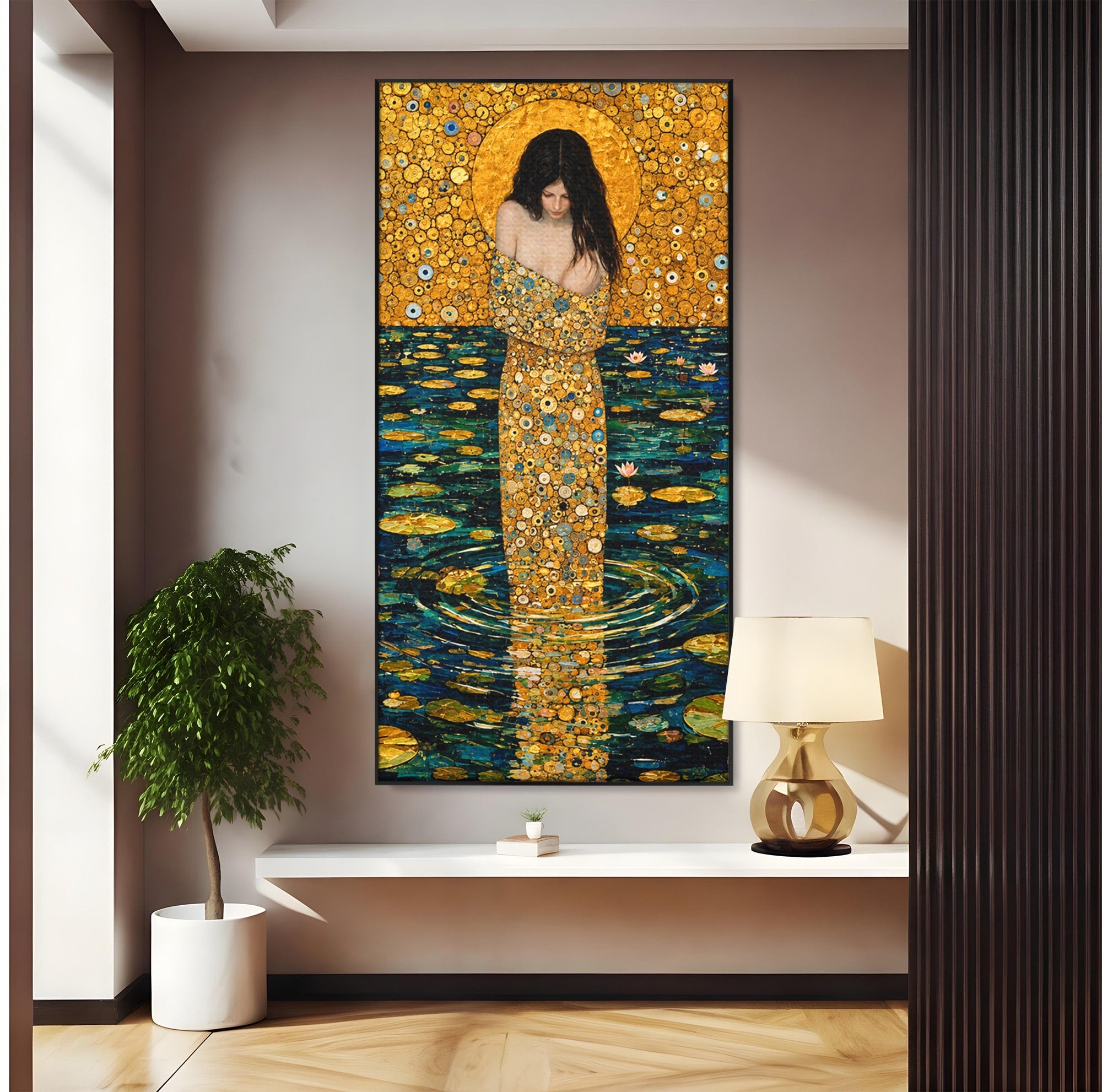 Tablou Canvas Premium LuxCanva® U1044, Femeie In Apele Aurite, Aur, Floare De Lotus, Meditatie, Femeie, Apa, Living, Dormitor, Culori Vibrante