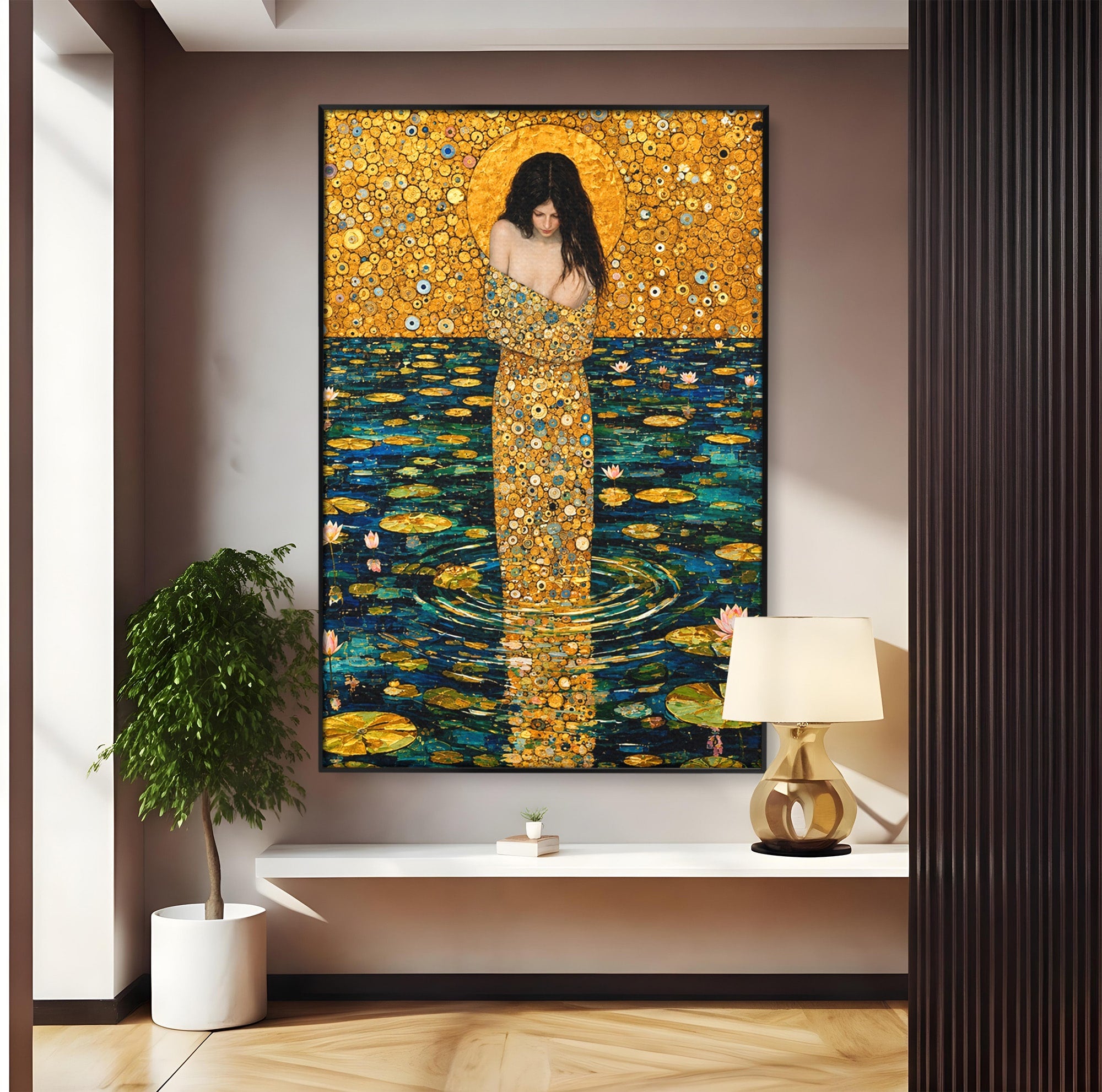 Tablou Canvas Premium LuxCanva® U1044, Femeie In Apele Aurite, Aur, Floare De Lotus, Meditatie, Femeie, Apa, Living, Dormitor, Culori Vibrante