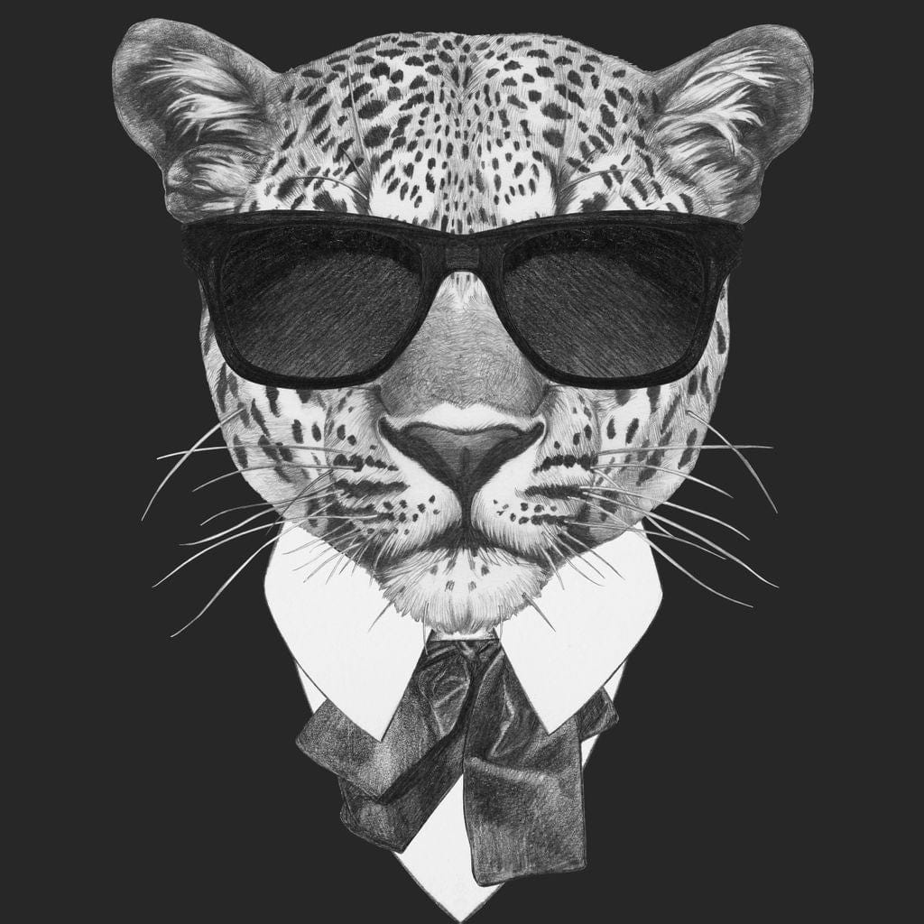 tablou canvas cu un leopard imbracat in costum elegant, cu ochelari de soare, redat in alb si negru