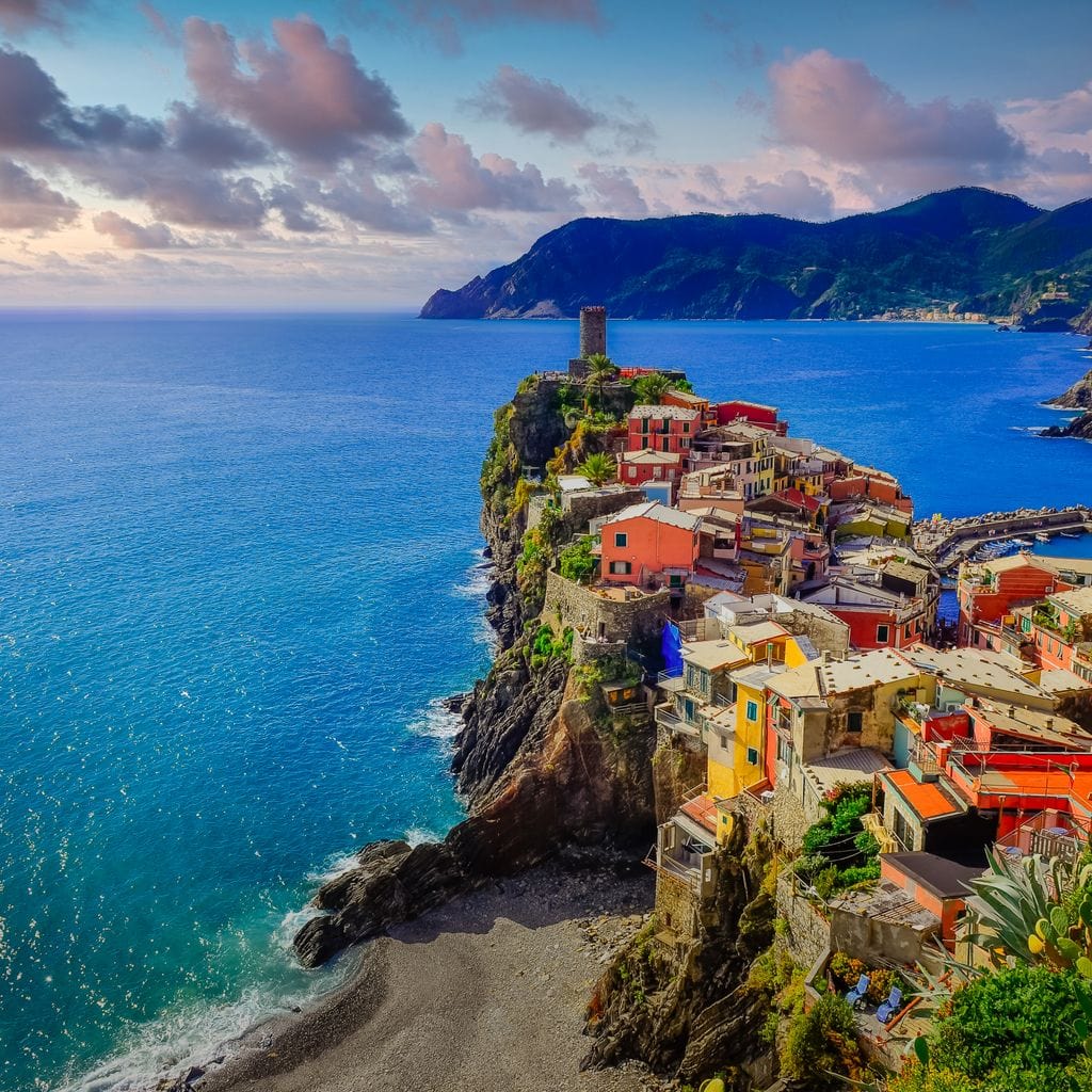 Tablou Canvas Premium, LuxCanva® O1006, Paradis pe Riviera Italiana, Cinque, Terre, Mediterana, Mare, Stanca, Oras, Refugiu, Italia, Poveste, Vacanta, Liniste, Coasta, Case, Birou, Living, Dormitor