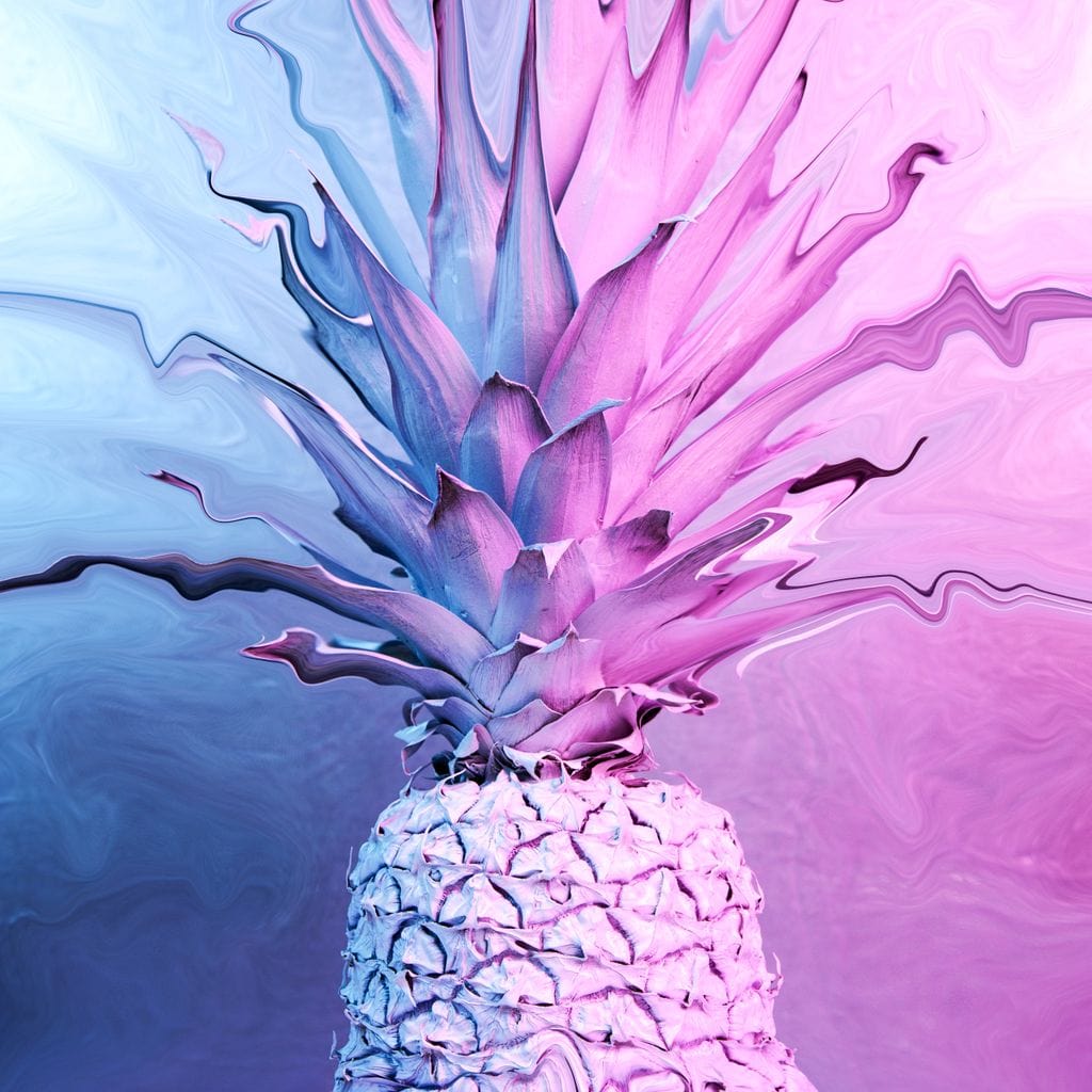 tablou canvas cu un ananas pictat in stil psihedelic, in nuante vibrante de roz si albastru neon