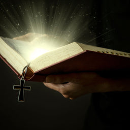 Tablou Canvas Premium LuxCanva® H1009, Biblia si Lumina Sfanta , Biblie, Lumina, Cruce, Adevar, Sacru, Salvare, Suflet, Divin, Living, Dormitor