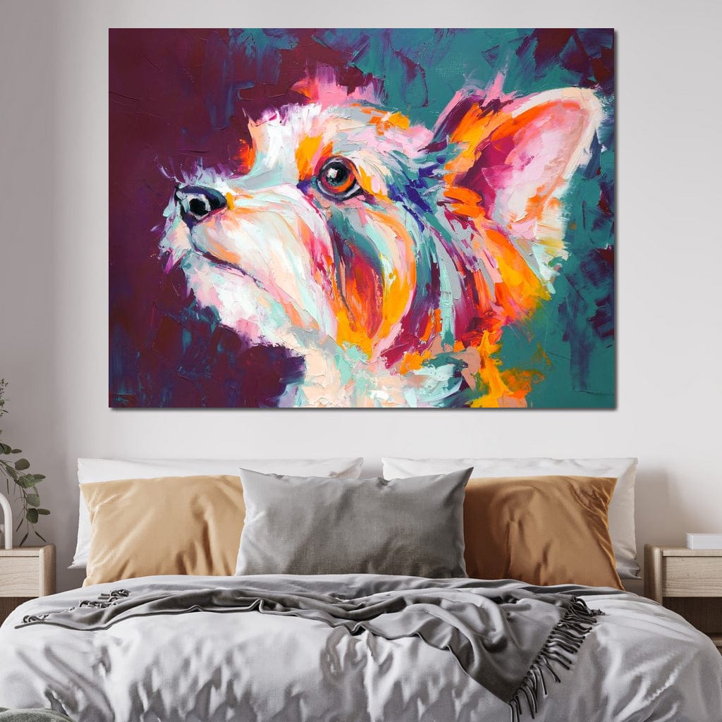 tablou canvas cu un portret de catel redat in culori din pensula, pe fundal abstract vibrant si modern