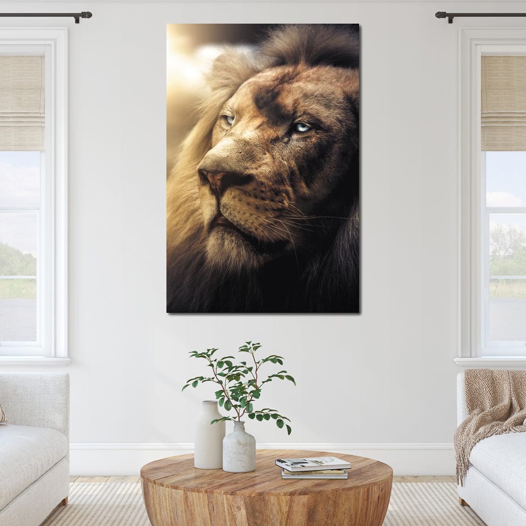 tablou canvas cu portretul unui leu cu ochi albastri, pe fundal luminat