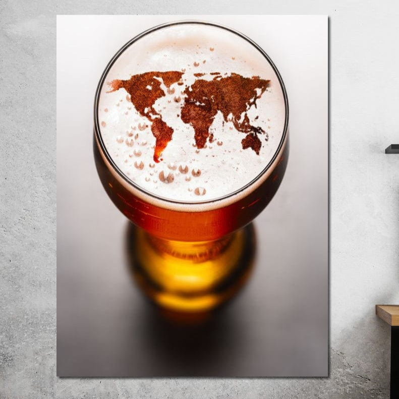 tablou canvas cu harta lumii in spuma unui pahar de bere