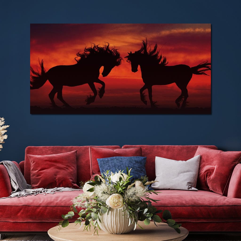 tablou canvas cu doi cai in umbra, pe fundal de apus rosiatic indian