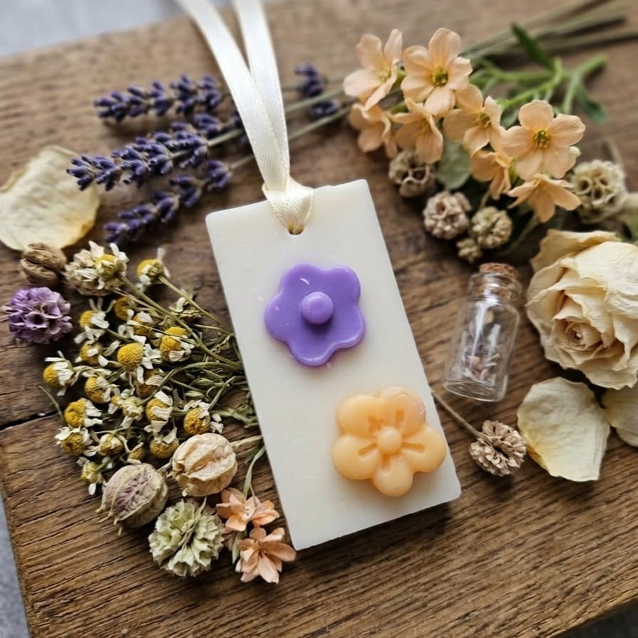 Odorizant Dulap/ Sertar/ Pantofar, GeRa Essence, Bouquet - Iasomie, Liliac, Bujor, Zambile, parfum floral, handmade, ceara parfumata, wax melts, ceara soia, 30g
