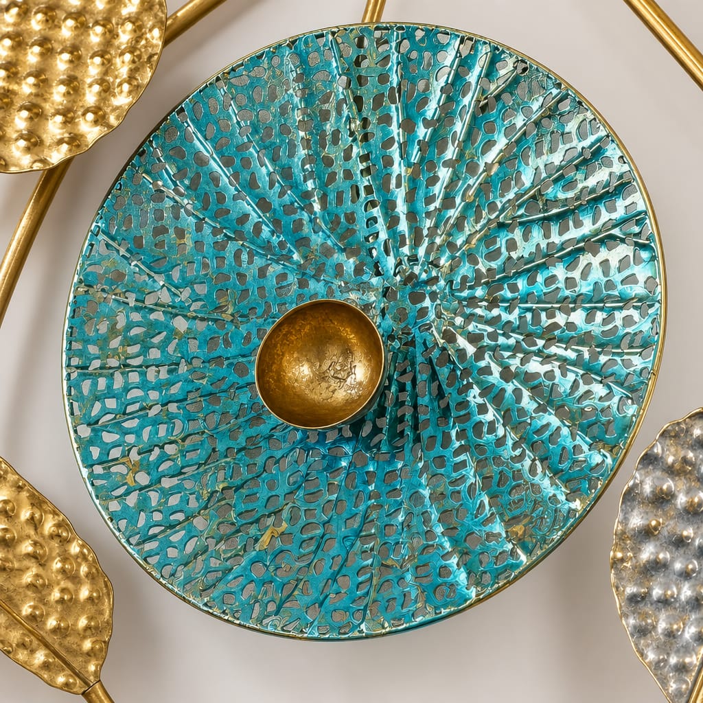 Decoratiune Metalica de Perete LuxCanva® Azure Symphony A2137, din Metal, Orizontala, Albastru, Auriu, Dimensiune Mare 120 x 47 cm