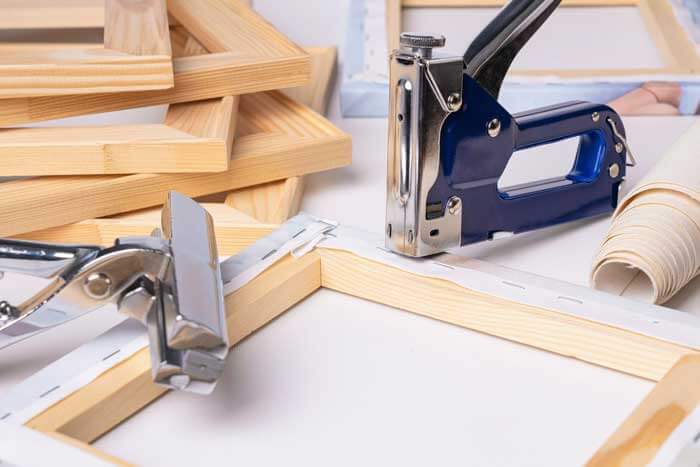 Tablou Canvas Premium LuxCanva® C1773, Flower On The Rock ,  Arta, Floare De Colt, Natura, Living Room, Bedroom, Culori Vibrante